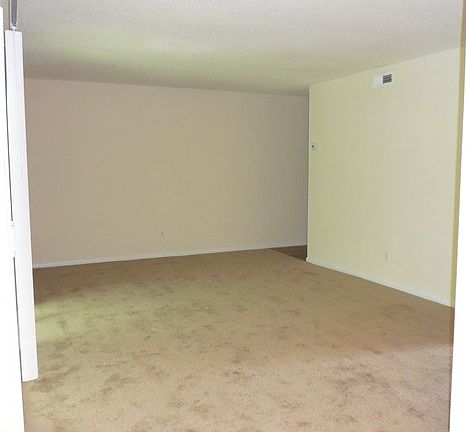 3rd image of 577 Chapel Lake Dr APT 202