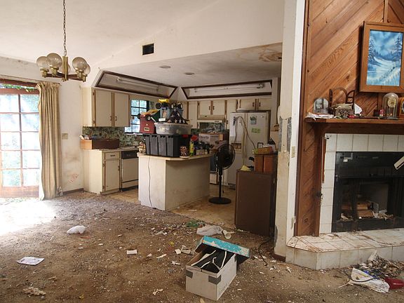 5th image of 396 Fleming Ave