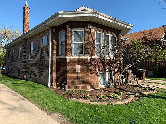 3rd image of 3825 Oak Park Ave