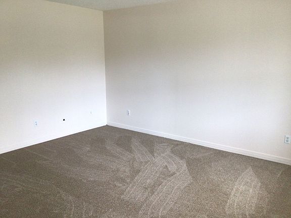2nd image of 1319 Greendale Ave APT D