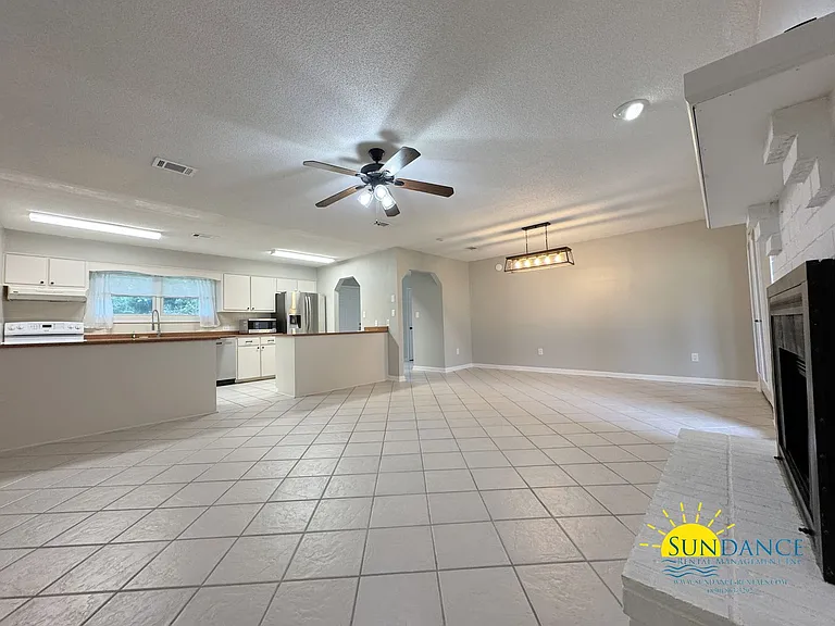 1501 Royal Palm Dr — Photo 6