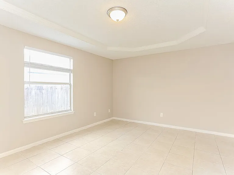 2222 Thomas Lynch Ct — Photo 10