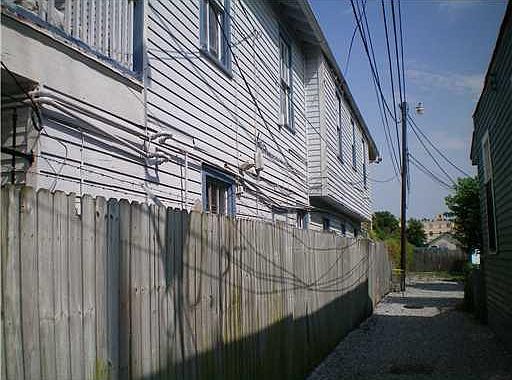 2nd image of 3323-25 Loyola Ave