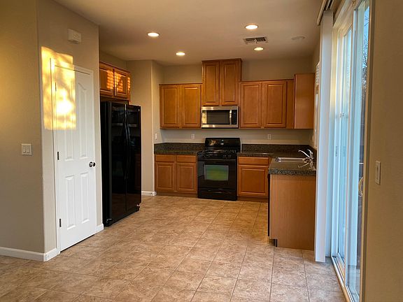 5th image of 9052 Cortina Cir