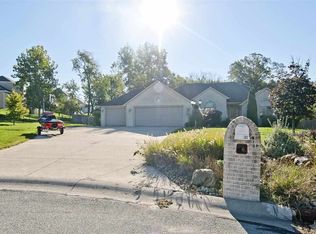 1990 S Kleespie Ct, Columbia City, IN