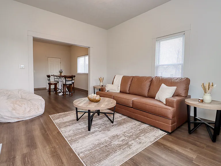 120 W G St — Photo 5