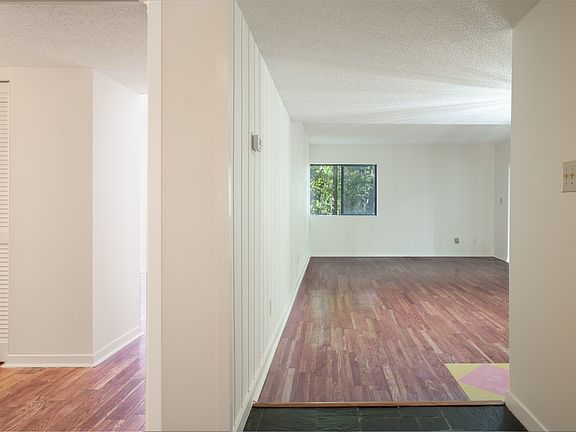 5th image of 2059 Beach Wood Rd