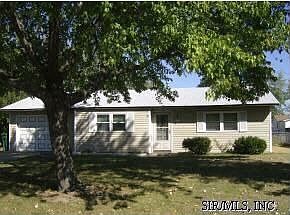 1st image of 11 Tulip Ave