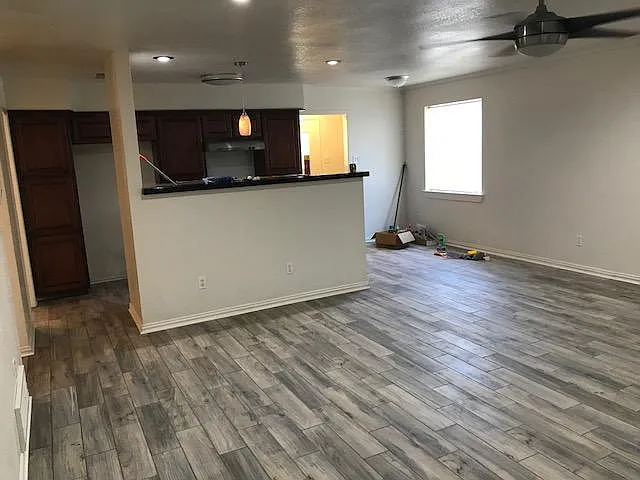 4 bed, 2000 sqft, $1,995 — Photo 4