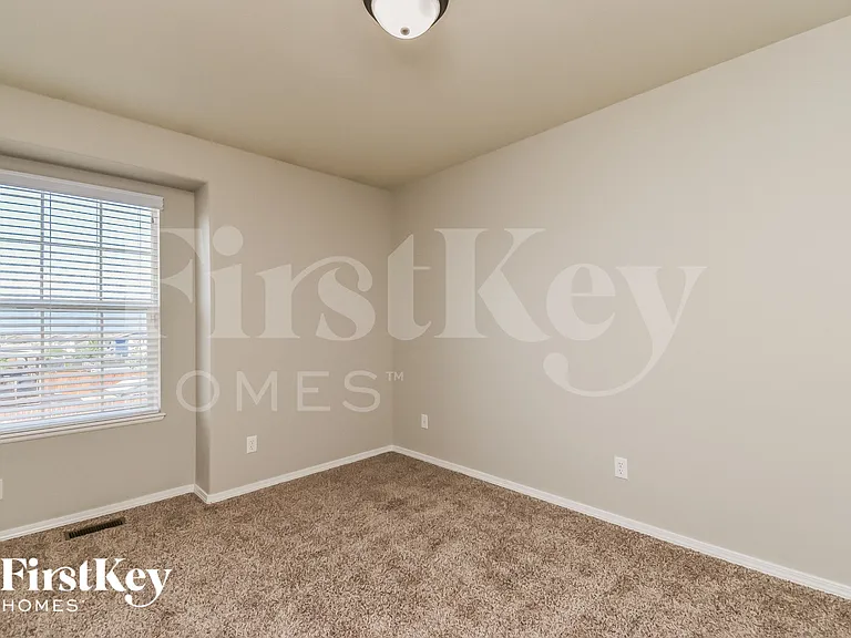 1749 Dewhirst Dr — Photo 13