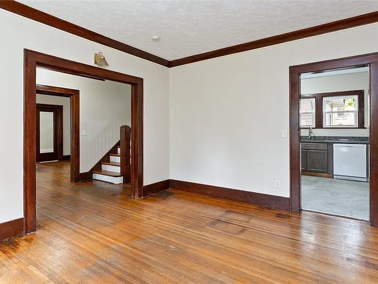 19 Genesee Park Blvd — Photo 21