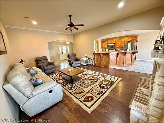 3rd image of 2914 Silver Maple Ln