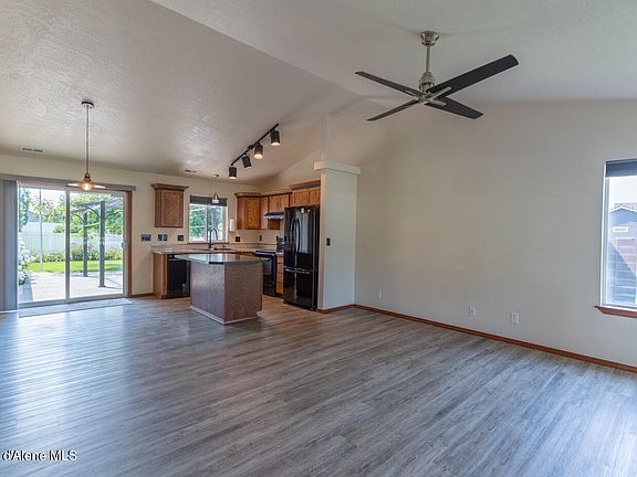 4th image of 6758 W Majestic Ave