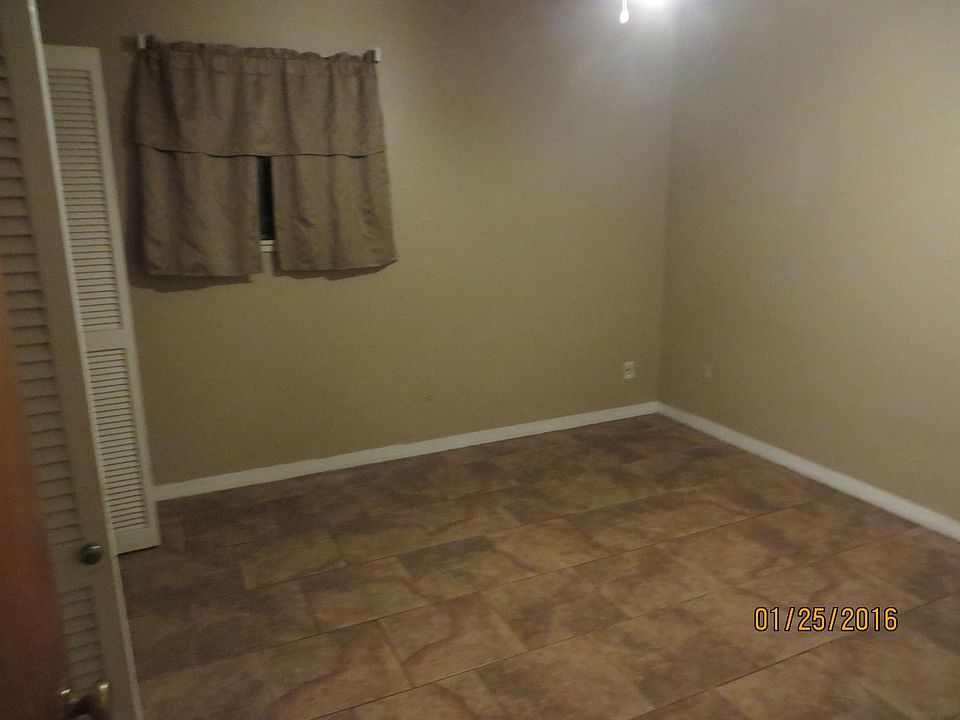 2nd image of 313 Pecan St