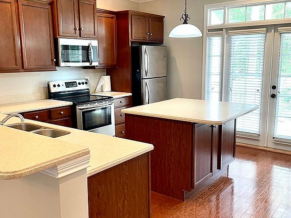 5th image of 1101 Main St Unit 20