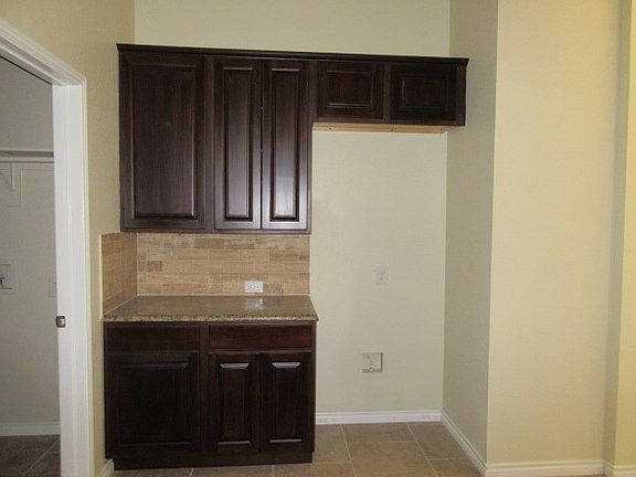 3rd image of 3304 Lake Hill Ln