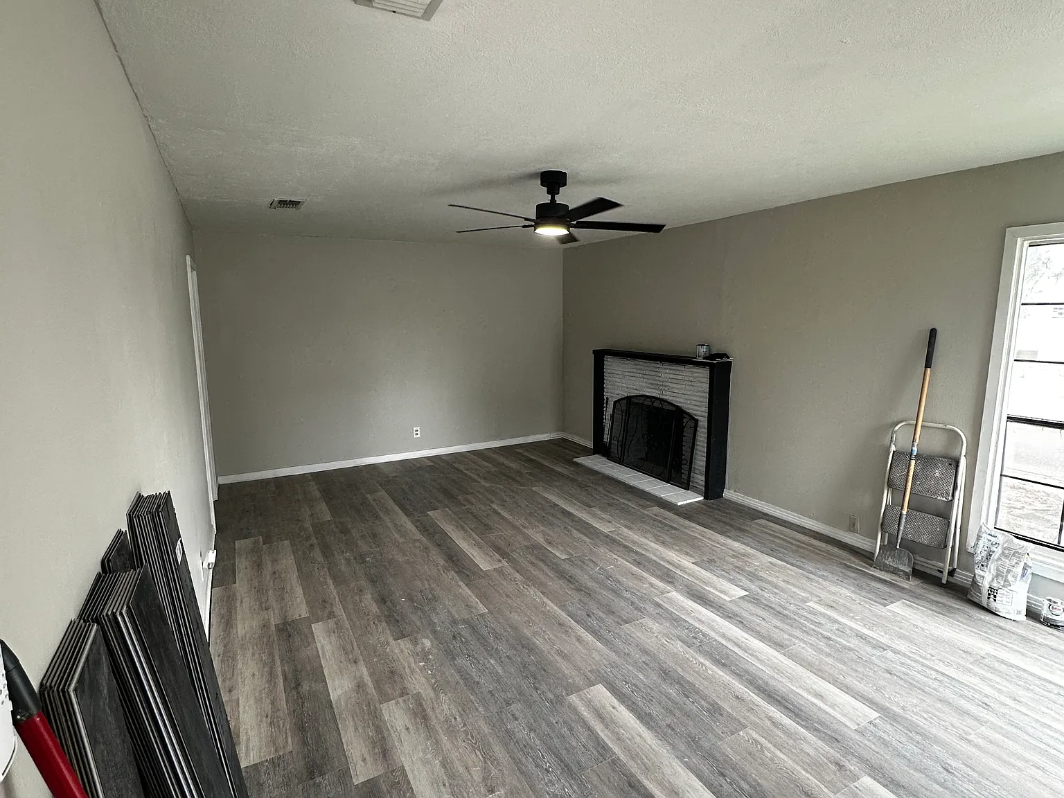 4 bed, 1400 sqft, $2,300 — Photo 3