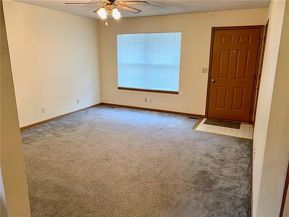 5th image of 807 SE 19th St