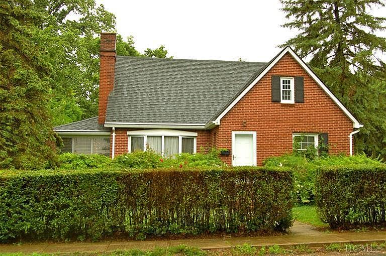 1st image of 110 Oneida Ave