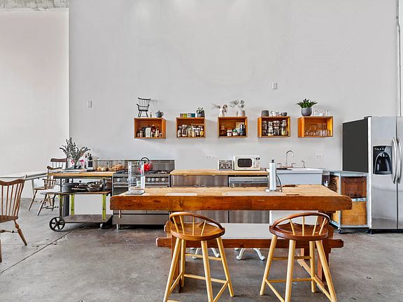 3rd image of 330 Wythe Ave APT 4K
