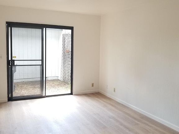 2nd image of 292 Leslie Ct #A