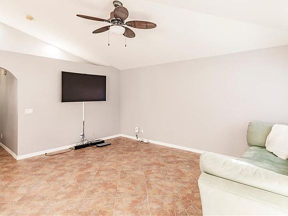 5th image of 27423 Horne AVE