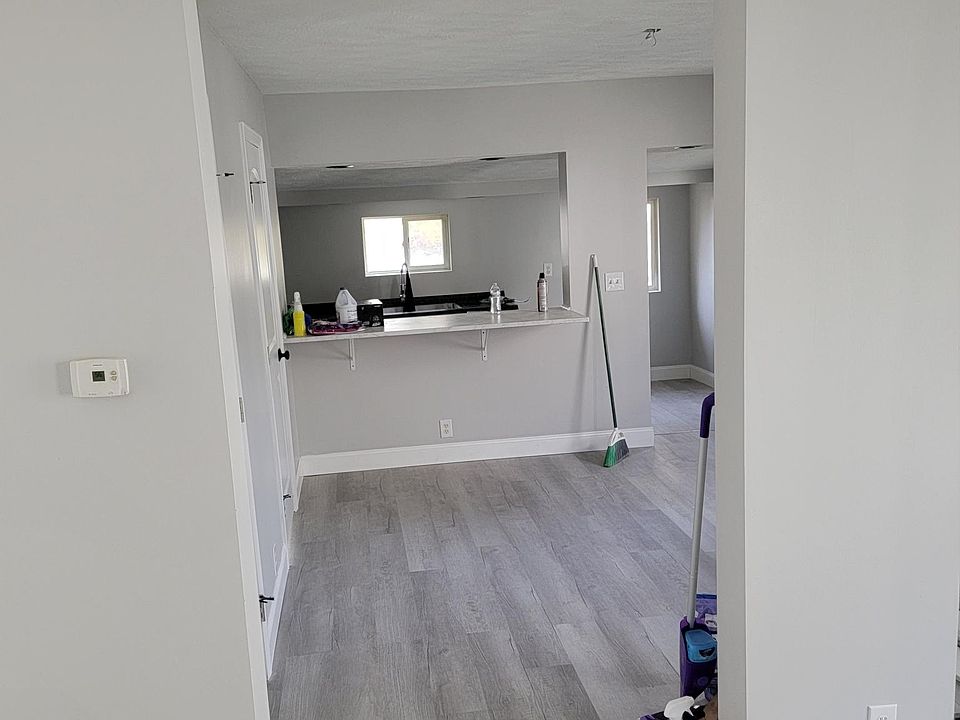1st image of 126 W Shields St