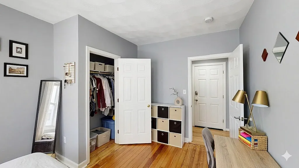 4 bed, 1250 sqft, $4,010 — Photo 2