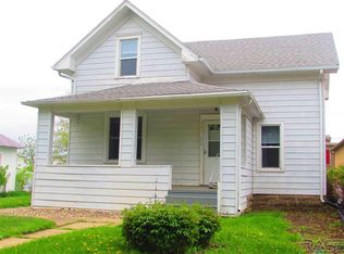 521 Center Ave, Garretson, SD 57030