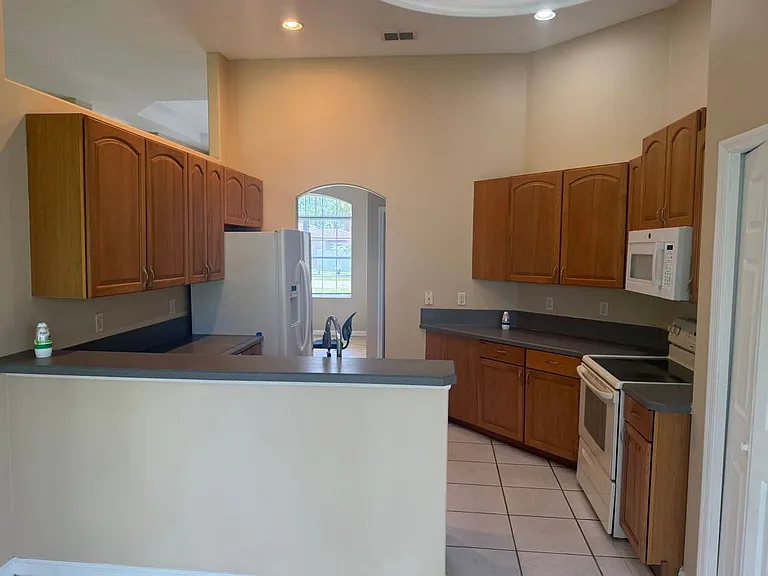 18 Poinbury Dr #SINGLE FAMILY — Photo 3