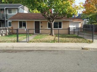 444 NW D St APT A, Grants Pass, OR 97526