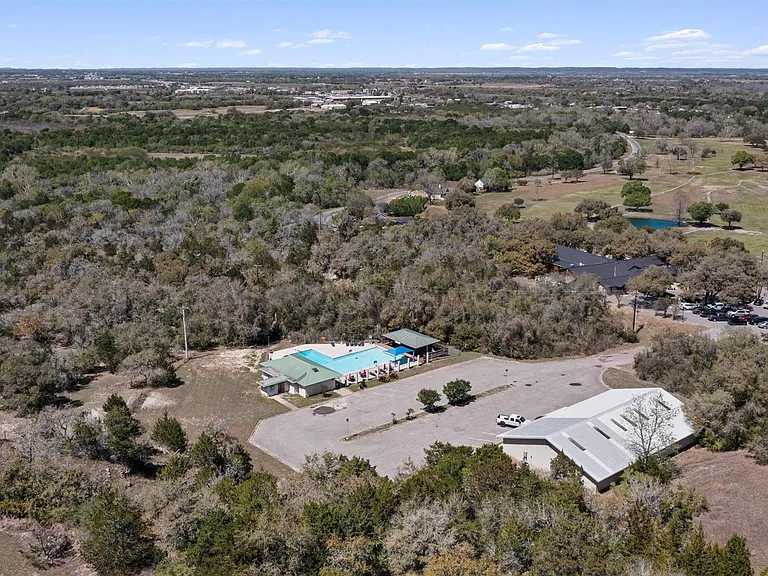 312 Country Club Dr — Photo 34