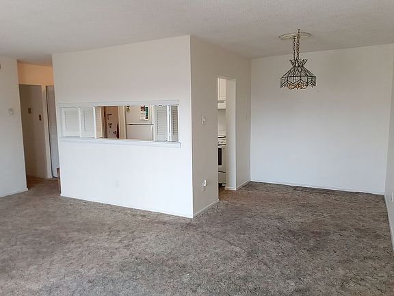Living/Dining Area / Kitchen