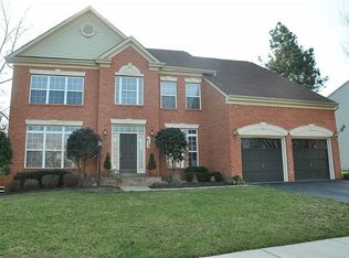 610 Hawkesbury Ln, Silver Spring, MD 20904