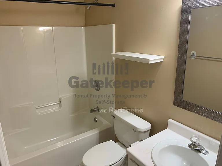 30 Courtyard Ln #30 — Photo 11