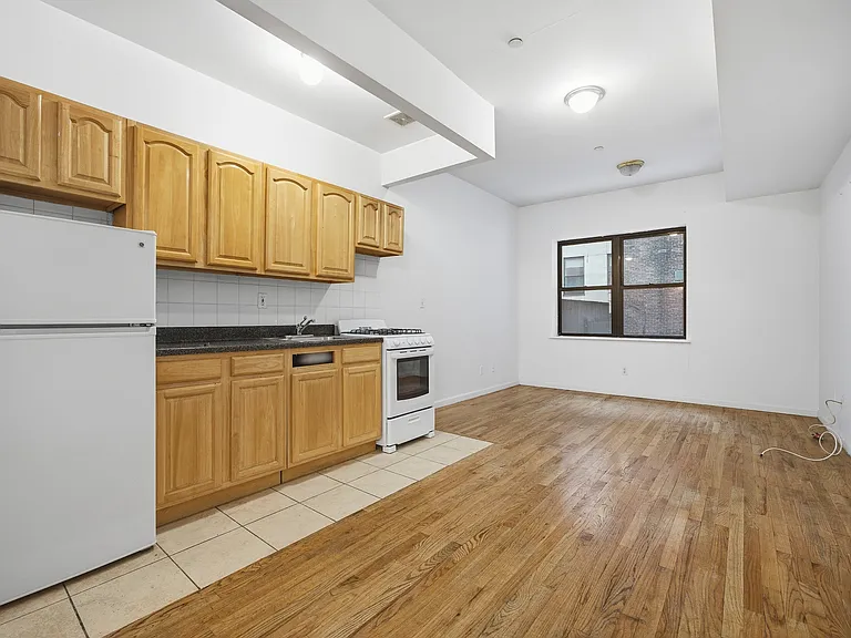52 W 14th St #4C — Photo 2