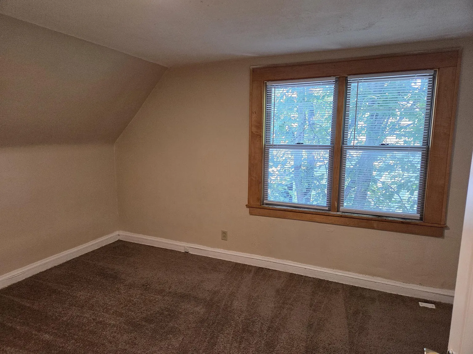 3412 Girard Avenue North - 1 — Photo 2