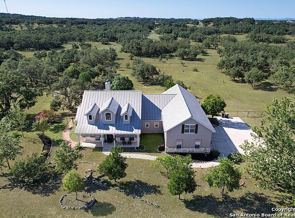 5th image of 306 Lost Oaks Drive