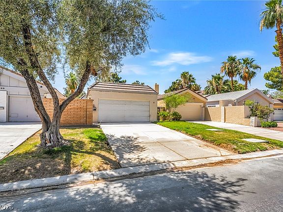 2nd image of 2985 Bel Air Dr
