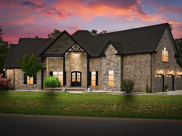 1161 Reda Dr, Clarksville, TN 37042