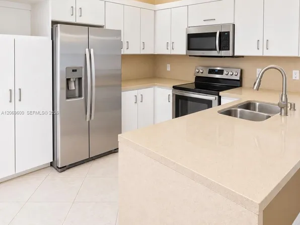 464 NE 210th Circle Ter #201-10A, Miami, FL 33179
