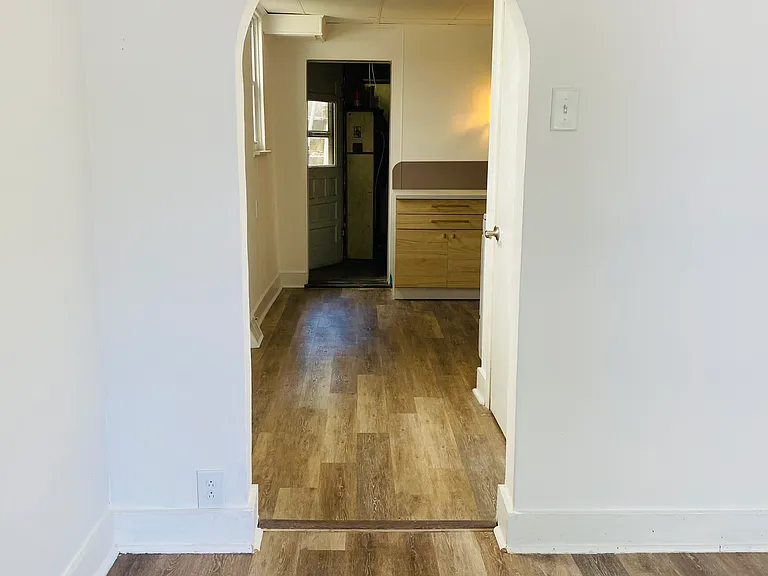 2602 Burham St — Photo 8