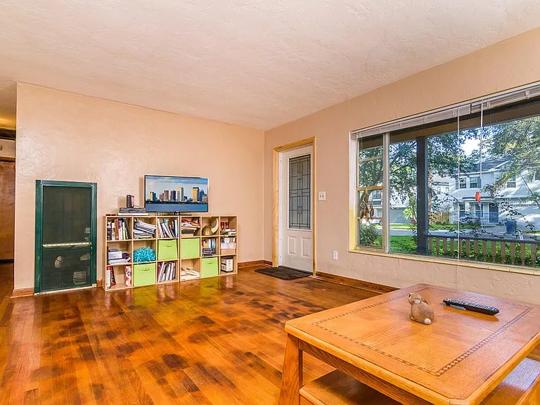 3136 W Euclid Ave — Photo 4