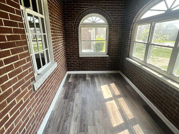 3rd image of 5194 Sidney Rd