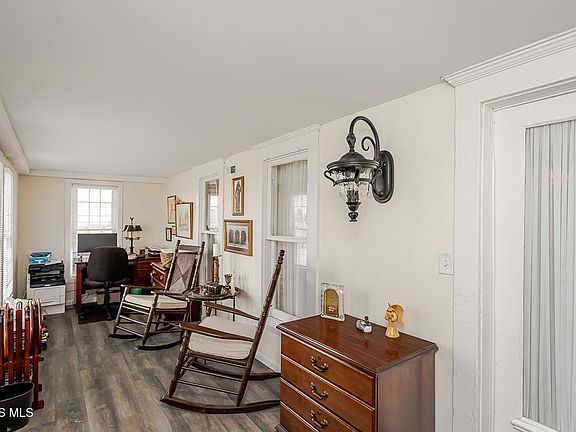 5th image of 3700 Murd Rd