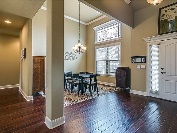5th image of 8367 Windsong Ln