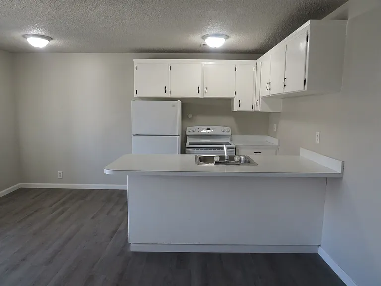 337 N. Merrill Ave — Photo 7