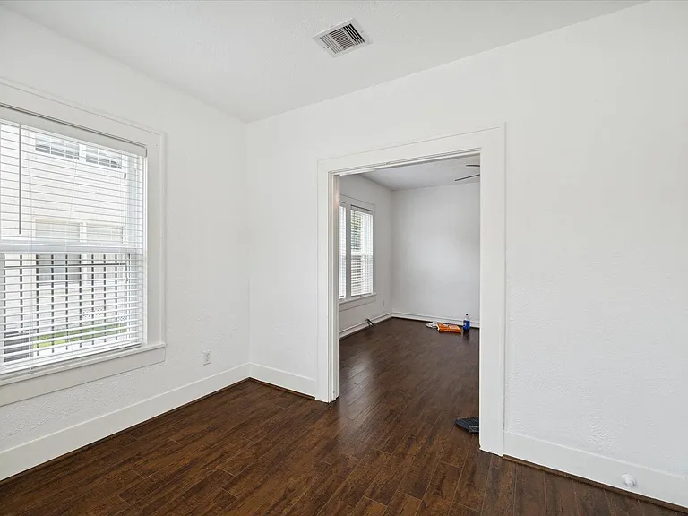 2611 Isabella St — Photo 5