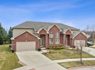 970 Grand Vis #1, Troy, MI 48085