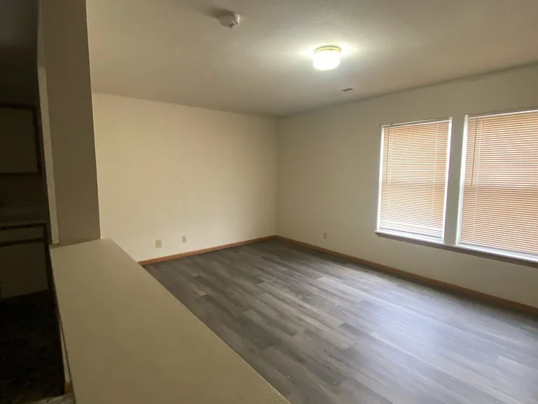 Pine View Apartments — Photo 28